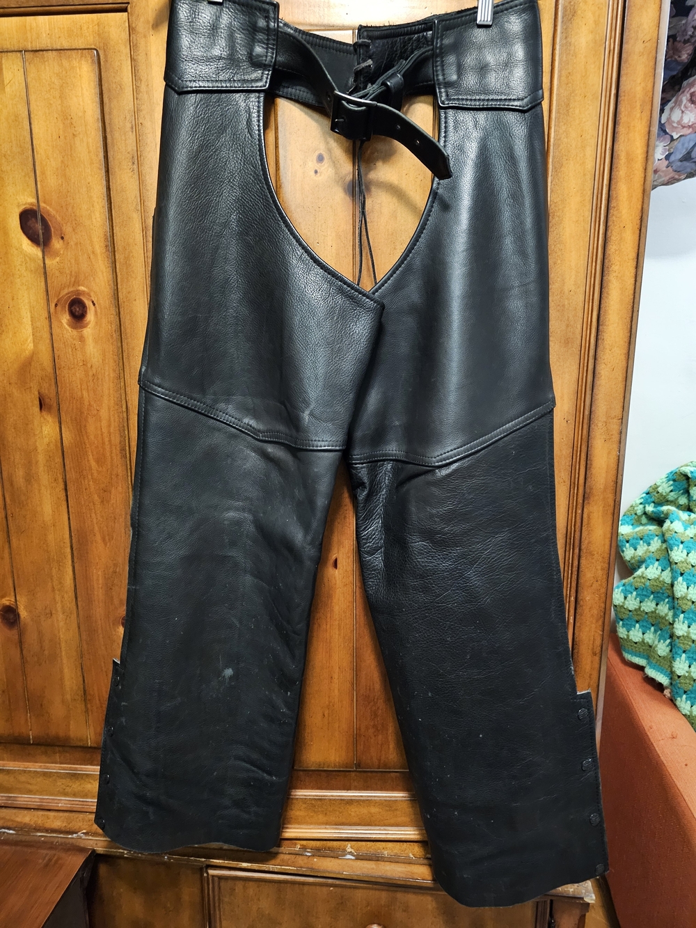 Vintage Heavyweight Black Leather Motorcycle Riding Chaps – Made in USA